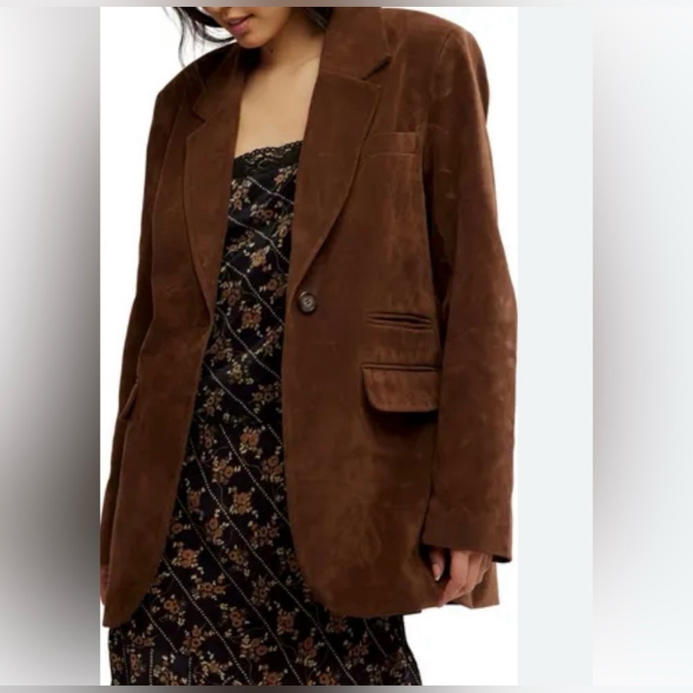 NWT Free People Women's Brown (faux suede)
Blazer. Size: Large Oversized.